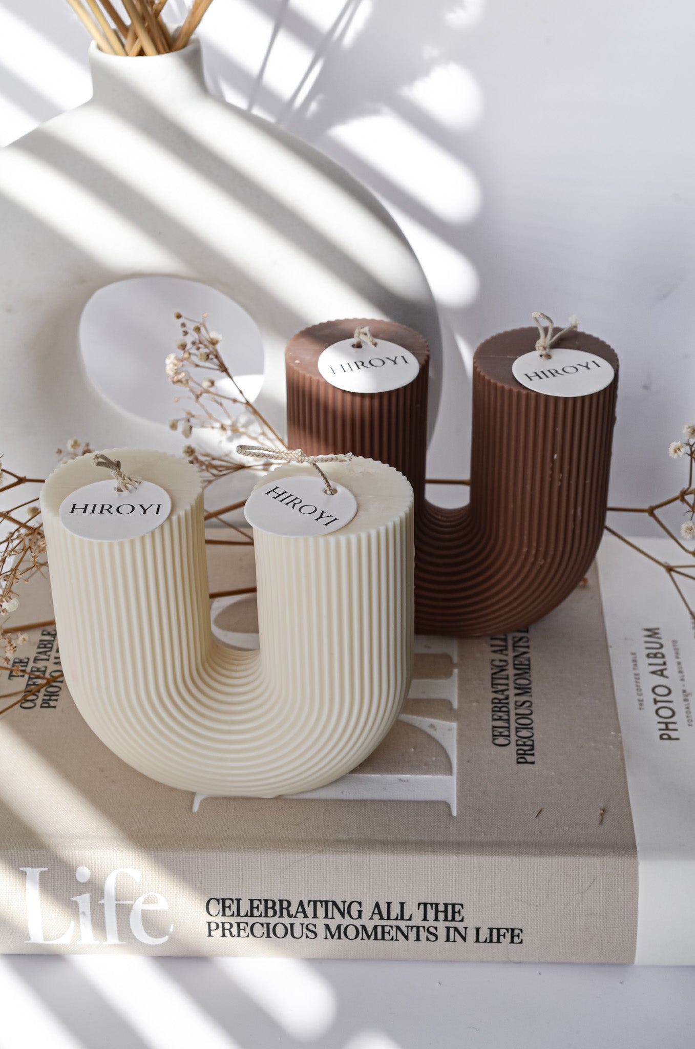 Ribbed U shape modern candle design for minimalist homes