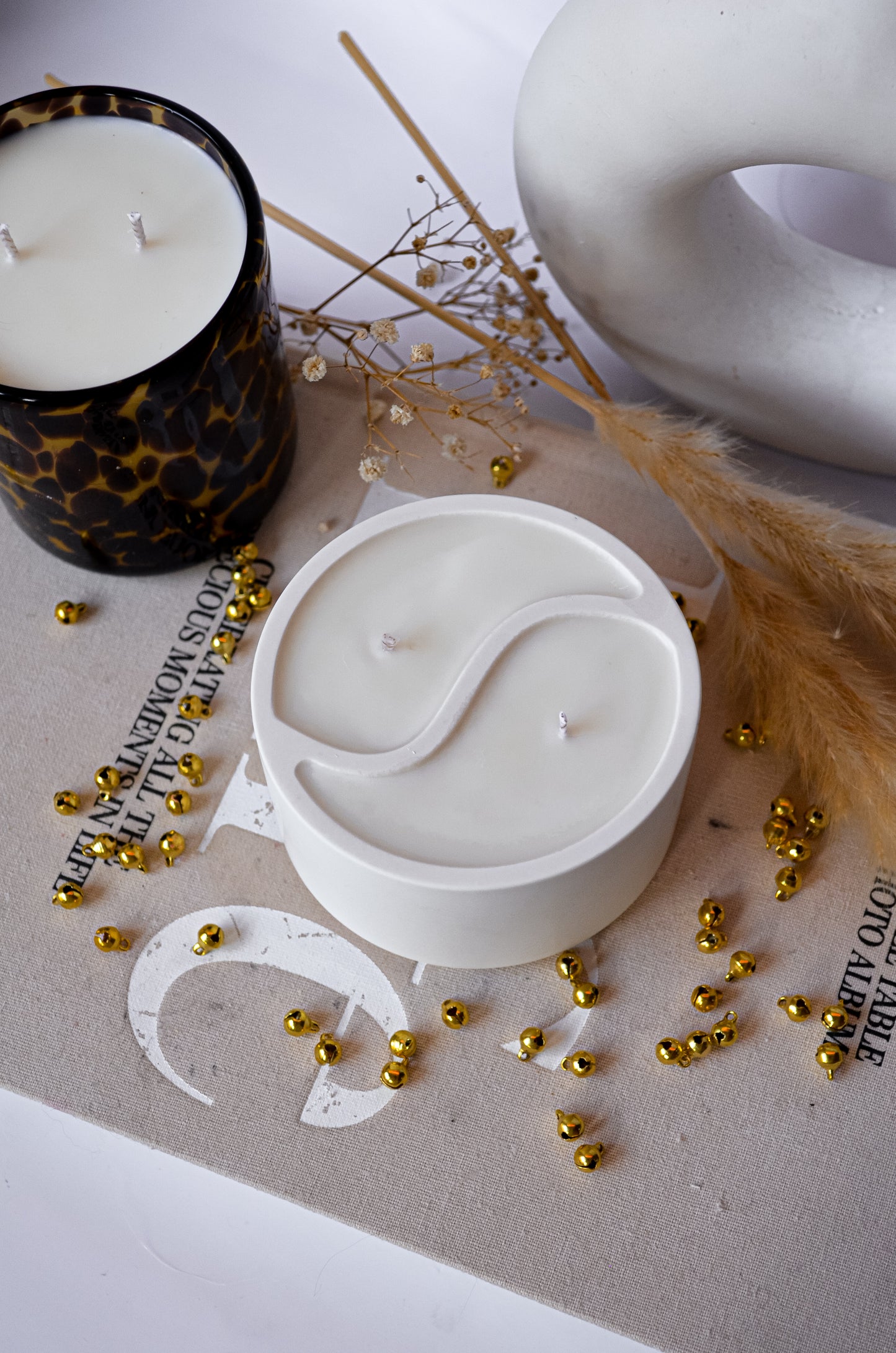 Yin & Yang relaxing soy candle