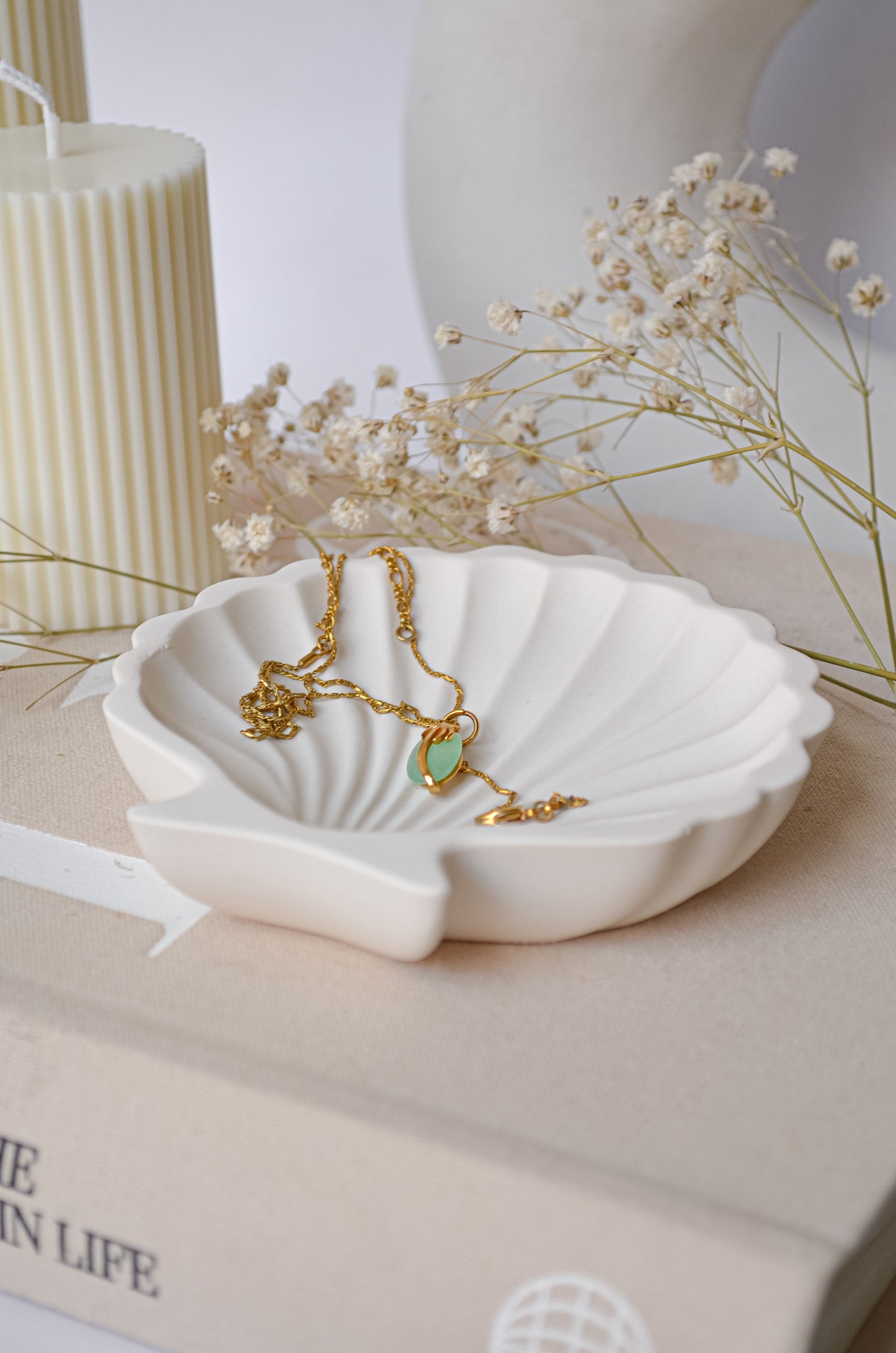 Pearl Clam Jewellery Holder