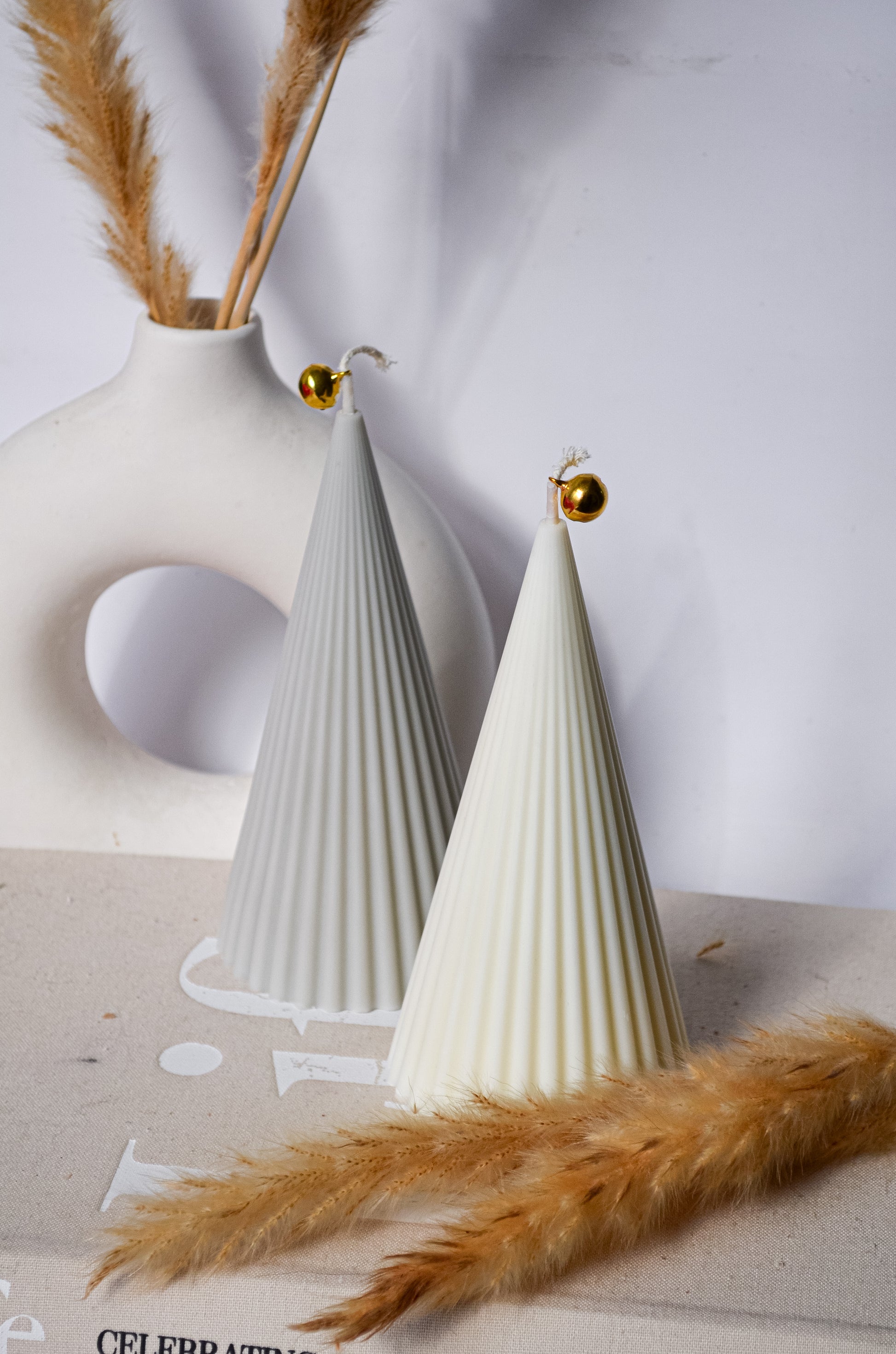 Mijnimalist decaorative Christmas tree candle